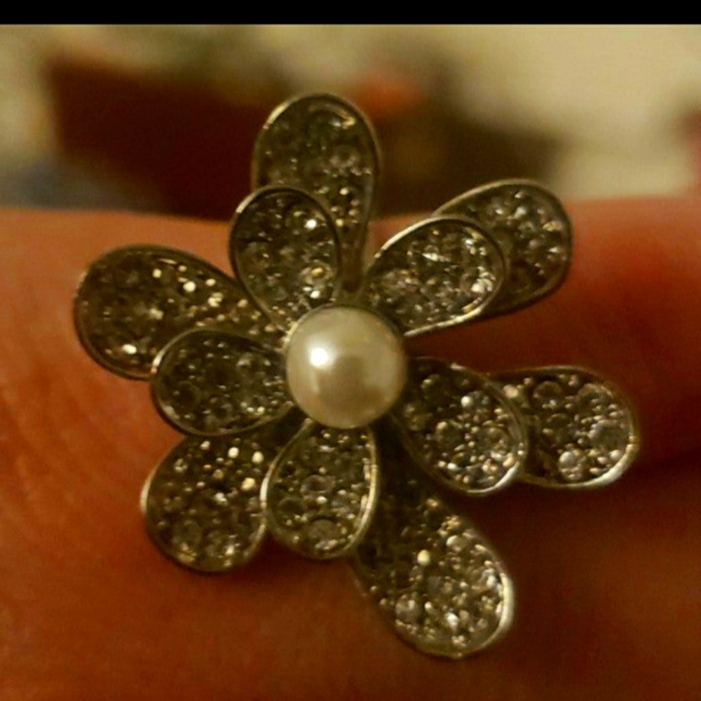 Brooch style ring